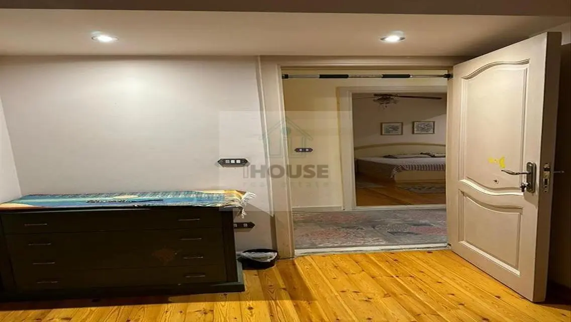Ground floor with Garden fully furnished+Garage