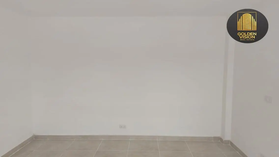 شقة للإيجار  فى مدينتى ألترا لوكس أول سكن.