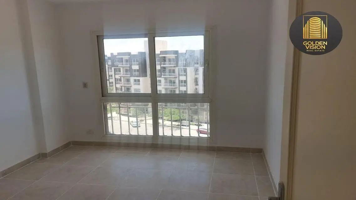 شقة للإيجار  فى مدينتى ألترا لوكس أول سكن.