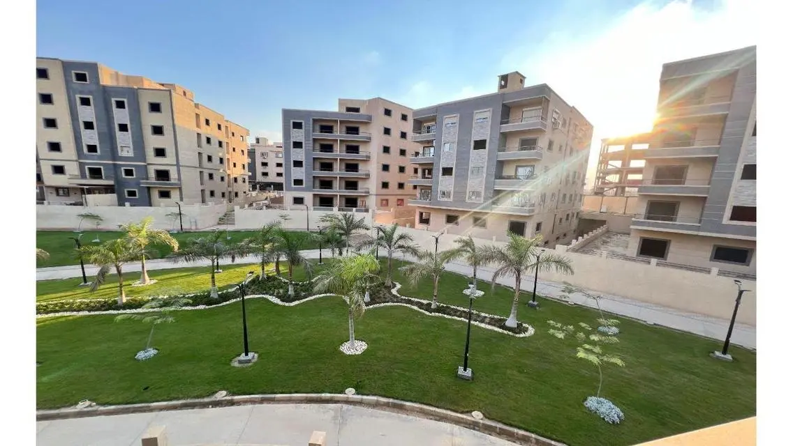 استلام فوري بكمبوند بالقرب من الجامعة الامريكية