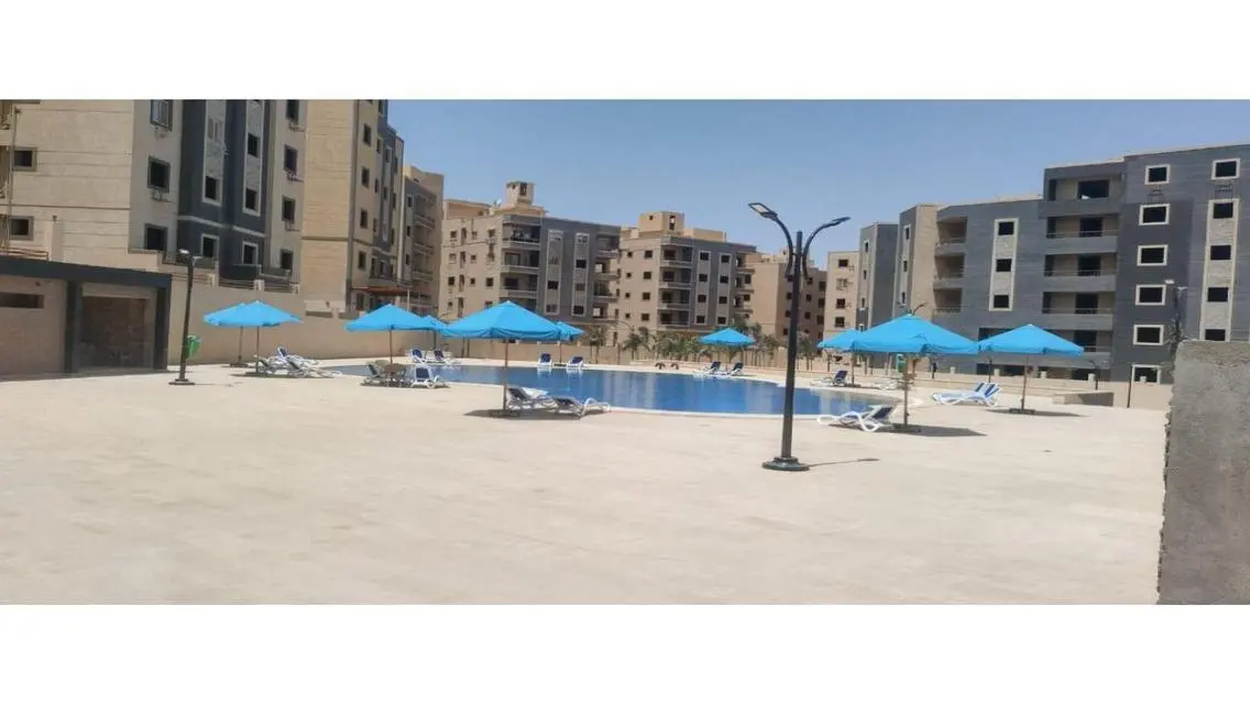 استلام فوري بكمبوند بالقرب من الجامعة الامريكية