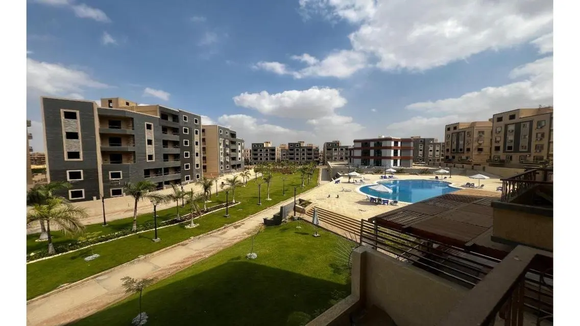 استلام فوري بكمبوند بالقرب من الجامعة الامريكية