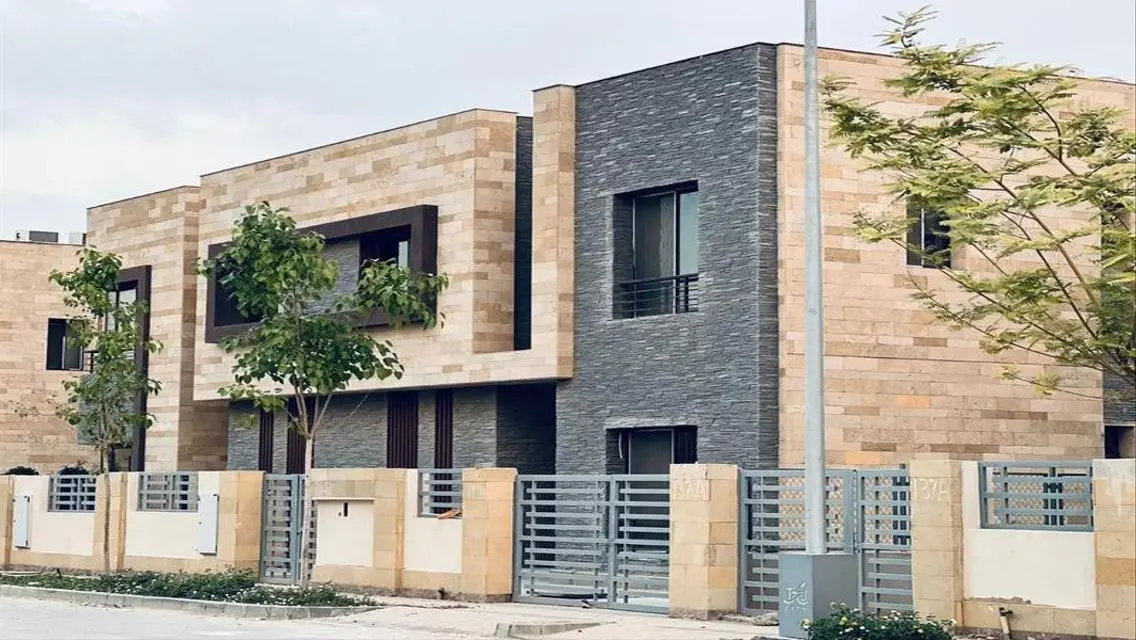 An opportunity 50% discount a villa on Suez Road