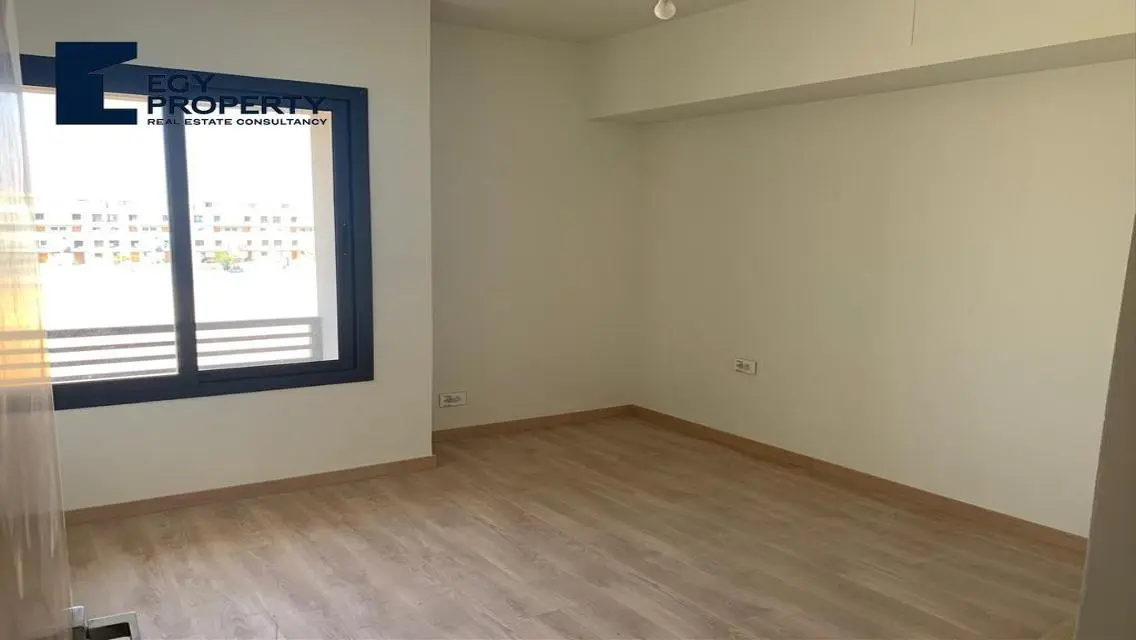 شقه للبيع متشطبة بالتكيفات فى زيد ايست استلام فوري