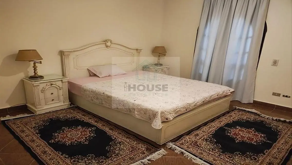 170م مفروشه بالكامل موقع مميز مرحله2 بيفرلى هيلز