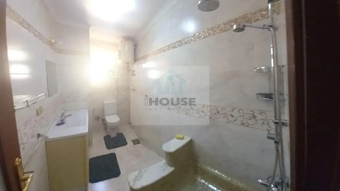 دوبلكس علوى باسانسير مفروش موقع مميز الجومان3 حى7