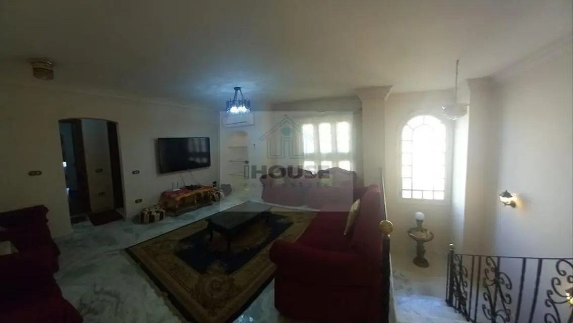 دوبلكس علوى باسانسير مفروش موقع مميز الجومان3 حى7
