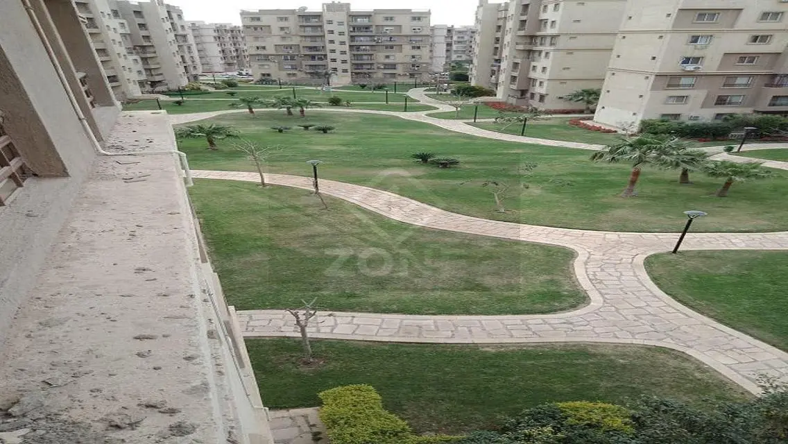 شقه للايجار بمدينتي 103م دور خامس 3نوم و2حمام لقطه