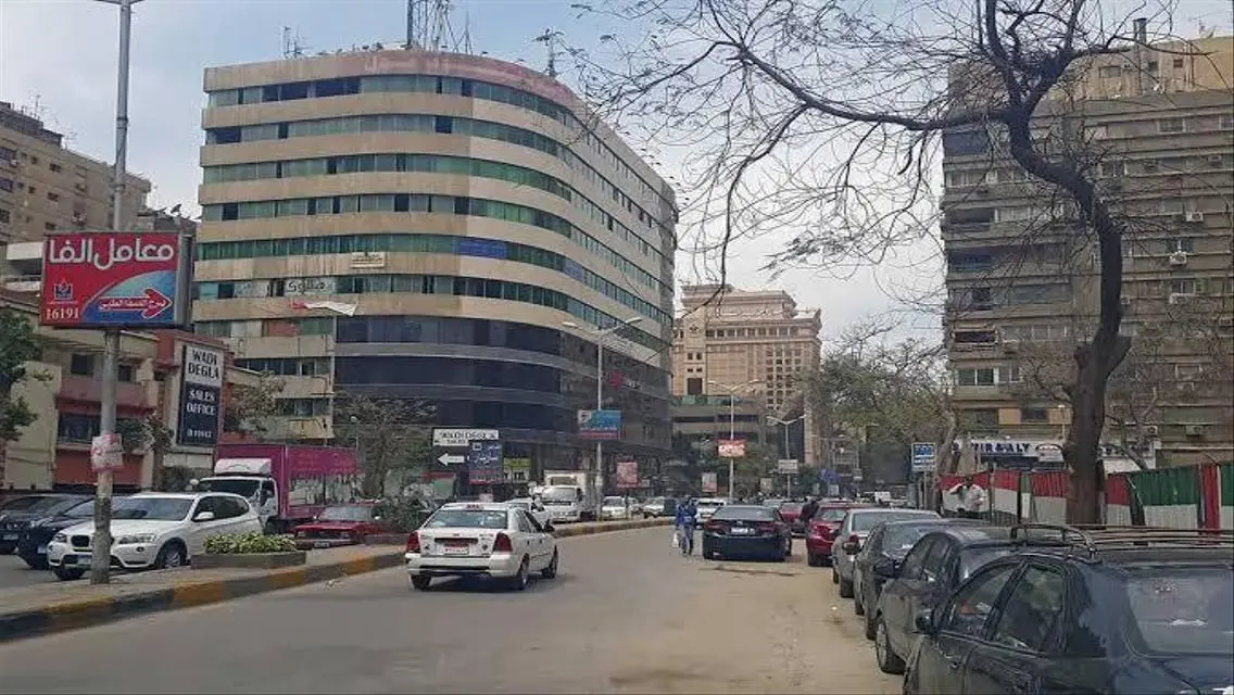 محل 110م للايجار بشارع جامعه الدول الرئيسي