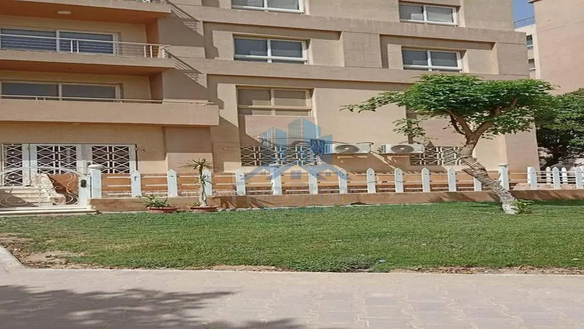 فرصة مميزة روف مع تراس (بسعر شقة )في كمبوند دجلة