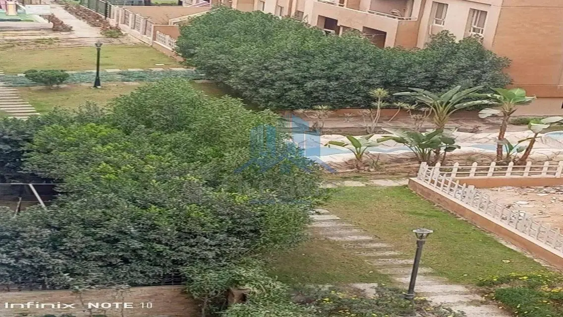 فرصة مميزة روف مع تراس (بسعر شقة )في كمبوند دجلة