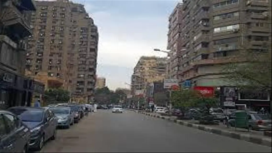 محل 55م للايجار بشارع جامعه الدول الرئيسي
