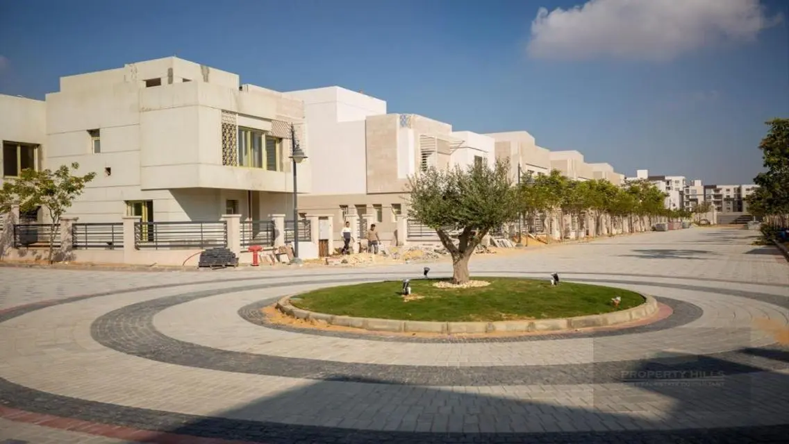 Prime finished villa in Sheikh Zayed, top location