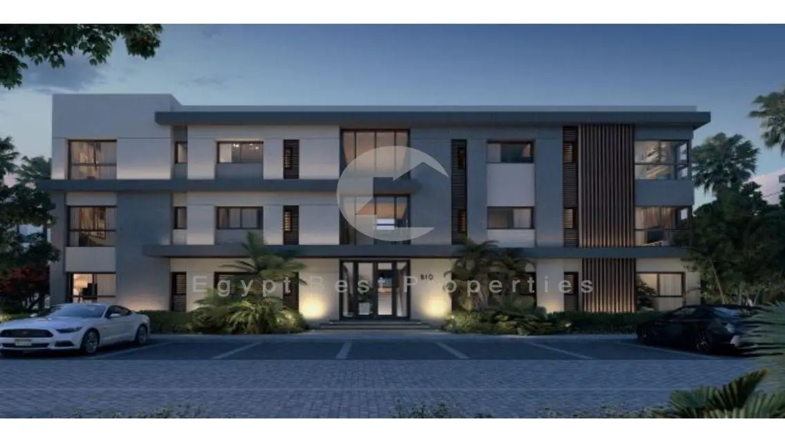 For sale Apartment in SLW on Lagoon over 10 years!