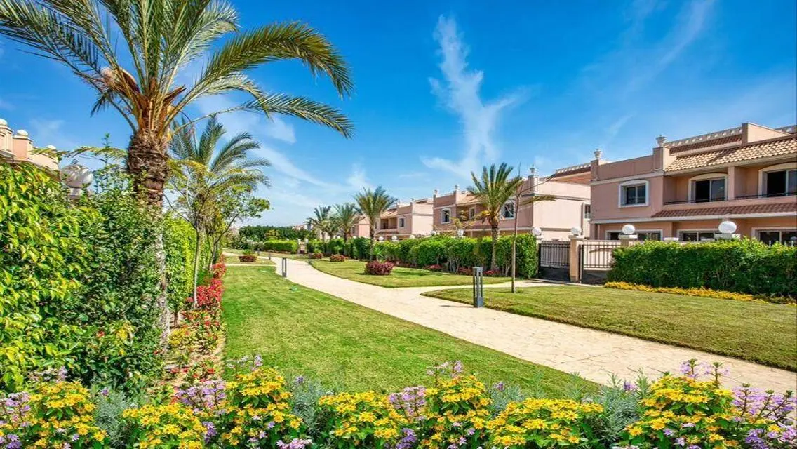 Villa for sale in Kilo Petra Square, immediate del