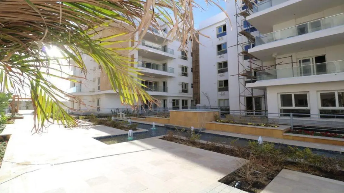 Lagoon Beach House with Large Corner Garden