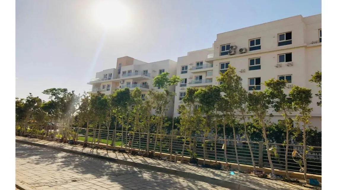 Lagoon Beach House with Large Corner Garden