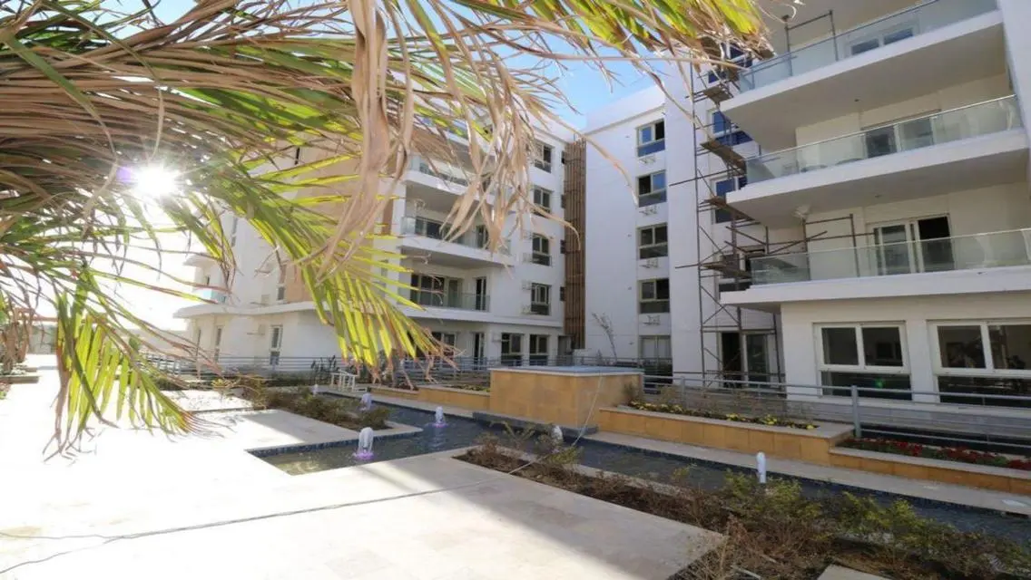 Lagoon Beach House with Large Corner Garden