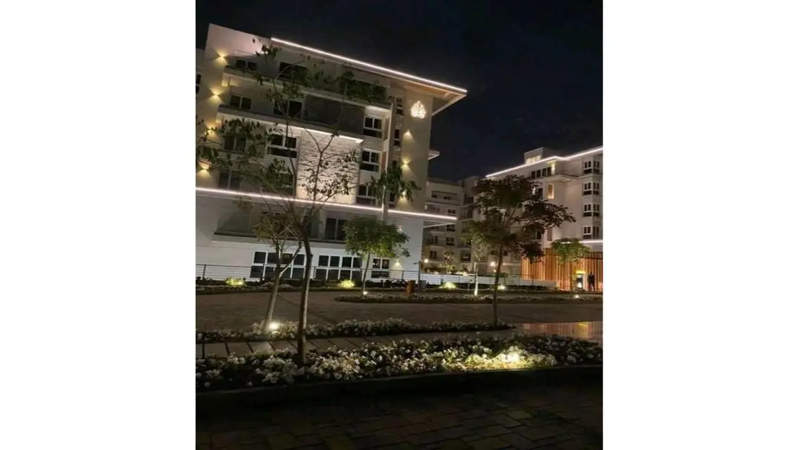 Lagoon Beach House with Large Corner Garden
