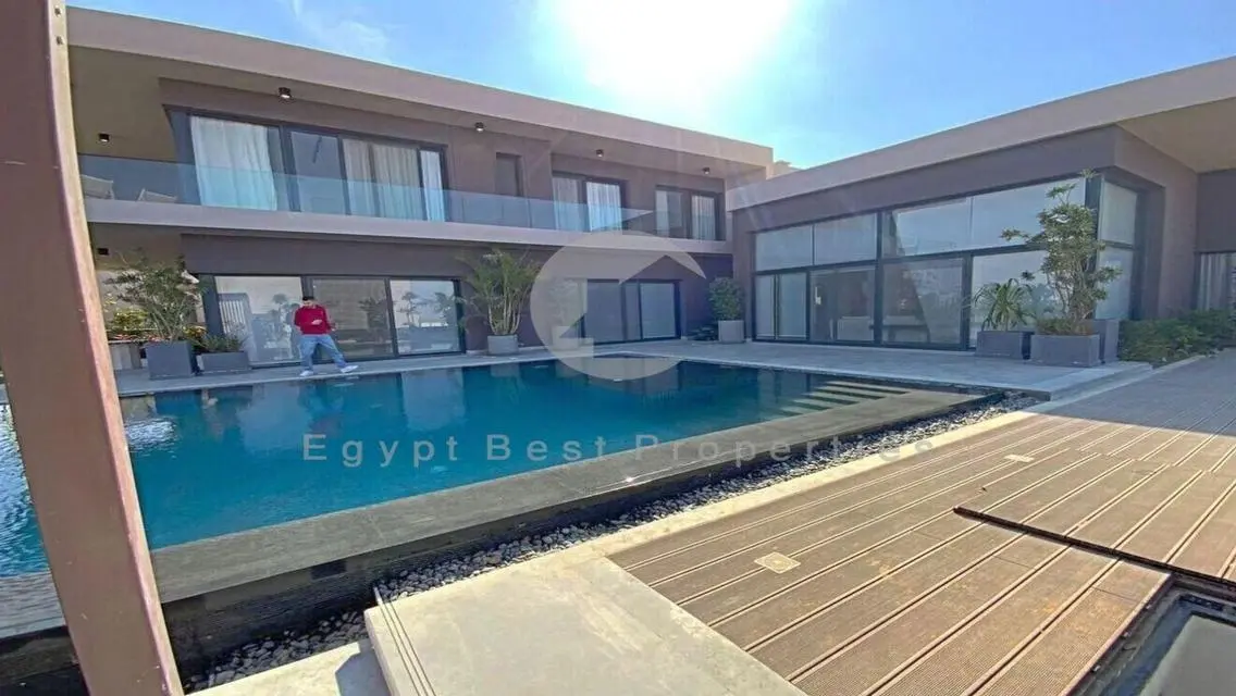 تاون هاوس للبيع في الشيخ زايد