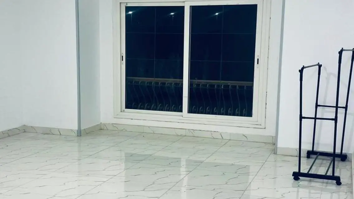 اي فيلا جاردن يمطبخ و تكيفات للايجار اول سكن
