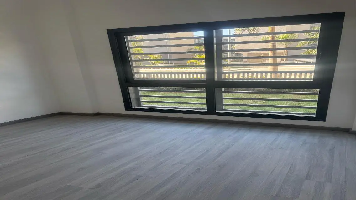 100 m ground floor with a garden maste In Privado