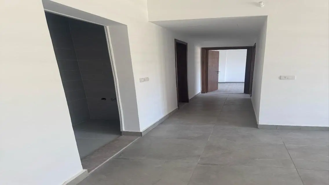 100 m ground floor with a garden maste In Privado