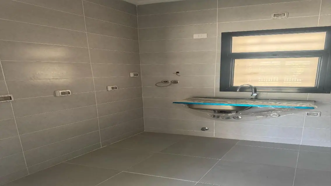 100 m ground floor with a garden maste In Privado
