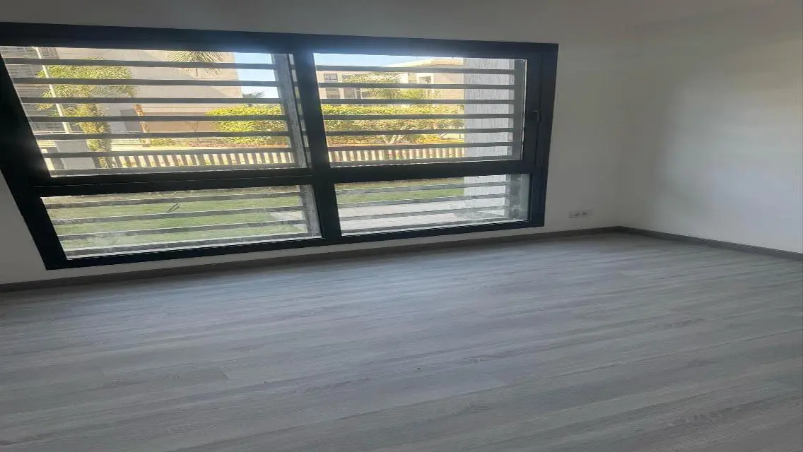 100 m ground floor with a garden maste In Privado