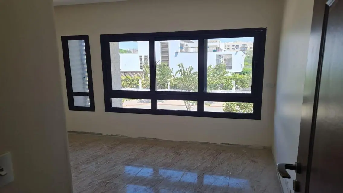 شقة لقطة للبيع وان سكستين سوديك الشيخ زايد