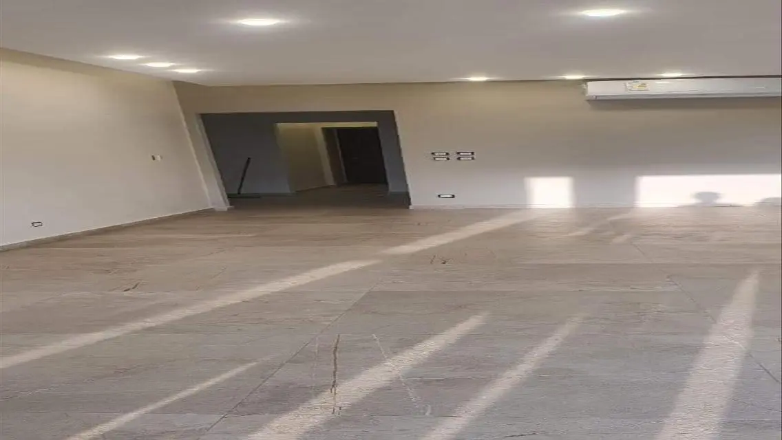 شقة لقطة للبيع وان سكستين سوديك الشيخ زايد