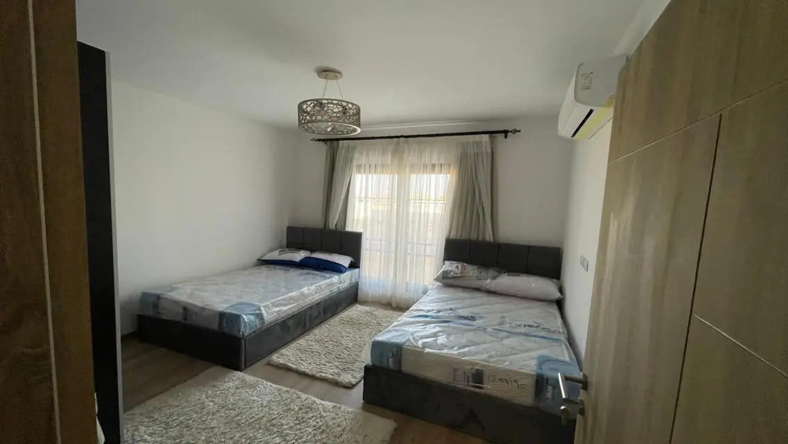 ش‎قة مفروشه ب الكامل للايجار فى فيفث سكوير المراسم