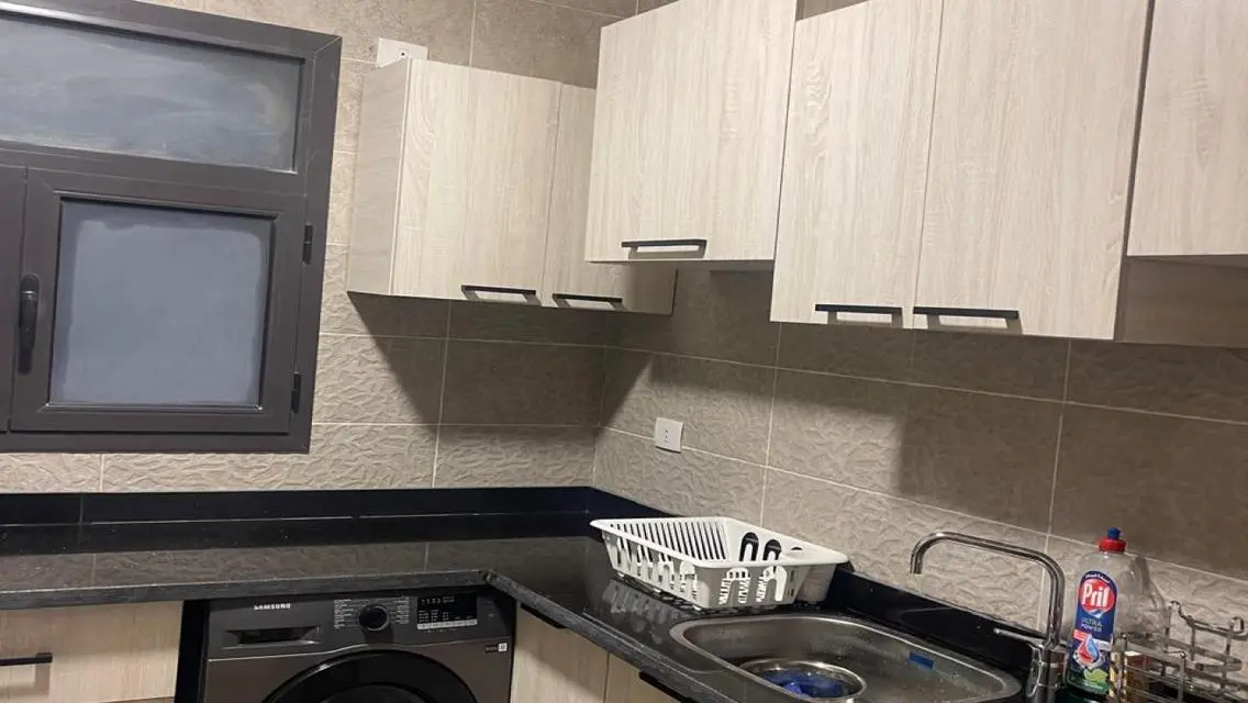 ش‎قة مفروشه ب الكامل للايجار فى فيفث سكوير المراسم