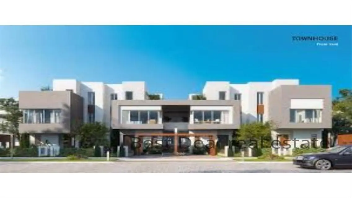 A town house Middle in Etapa Compound - City Edge