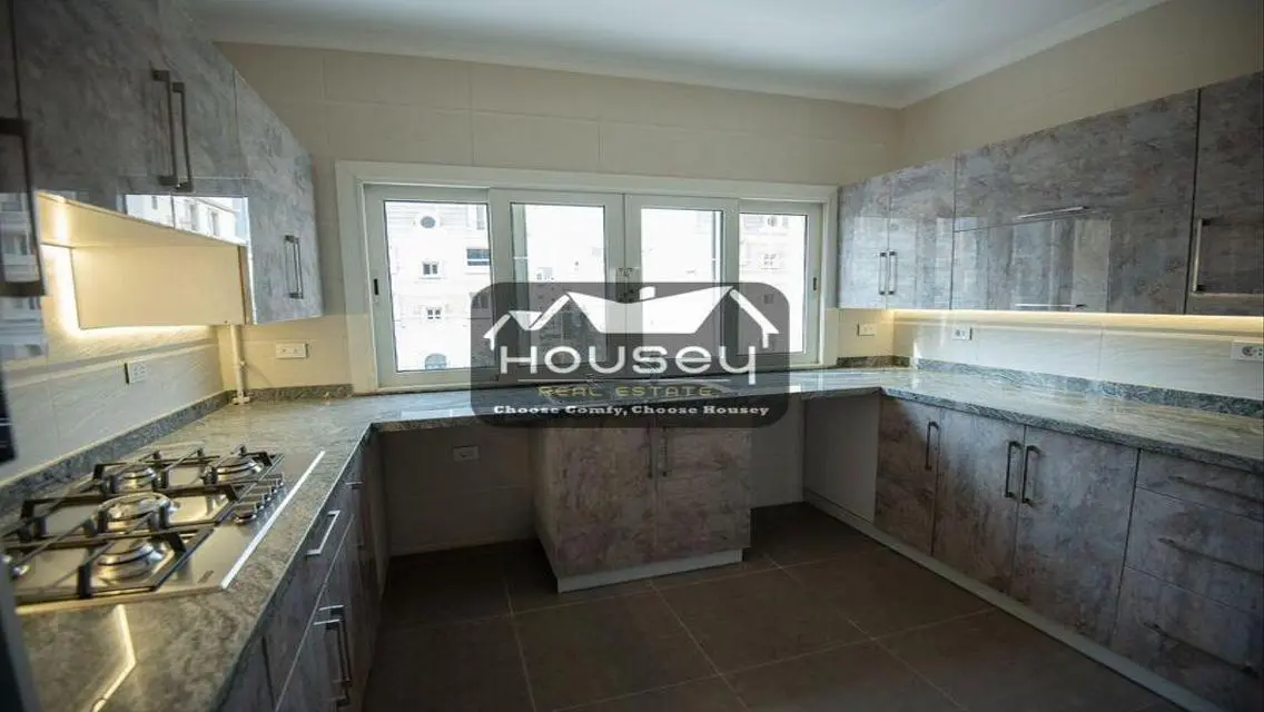 1st hand - Apt.- High End Finishes- Mountain view