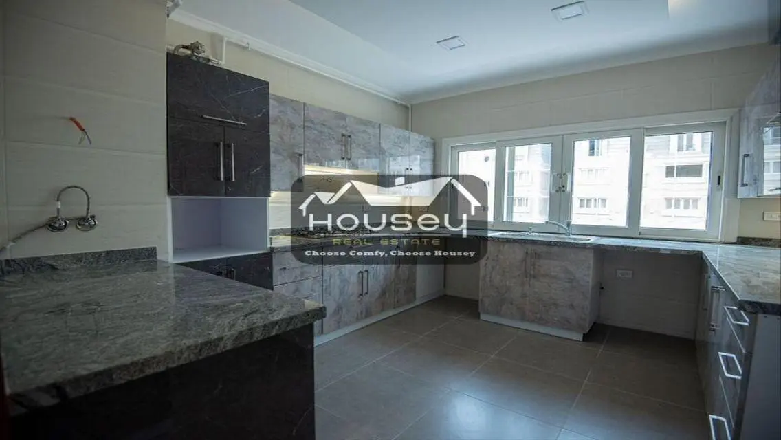 1st hand - Apt.- High End Finishes- Mountain view