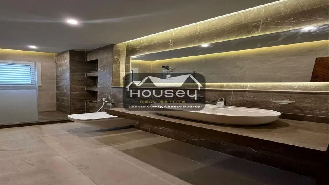 1st hand - Apt.- High End Finishes- Mountain view