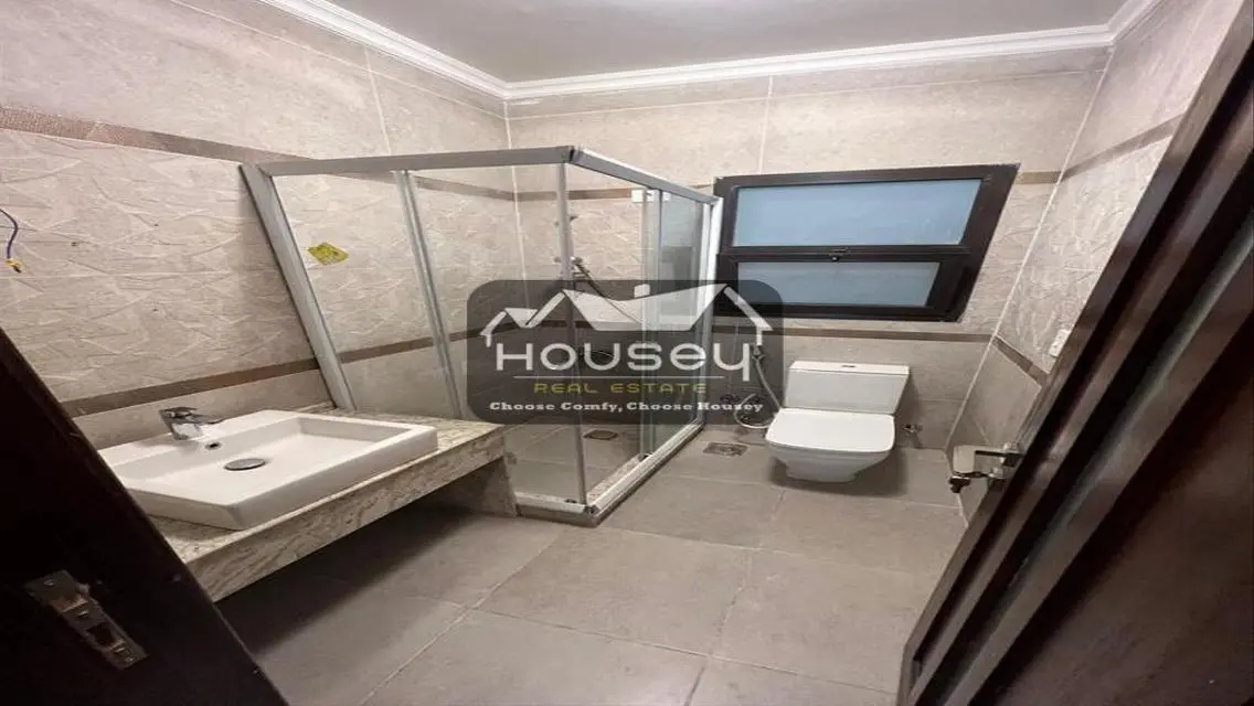 View Plaza - Available install kitchen - Apt. for rent - Eastown