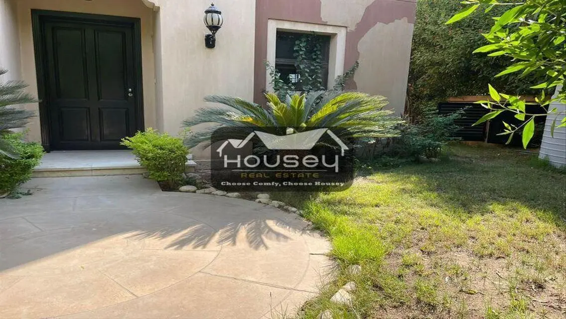 Rent it Now! -Distinctive Area- Town Villa Mivida