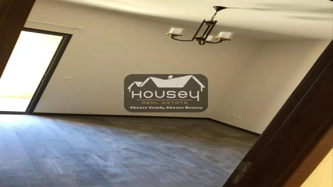 Without AC&#39;S &amp; Kitchen - With Garden- Available!