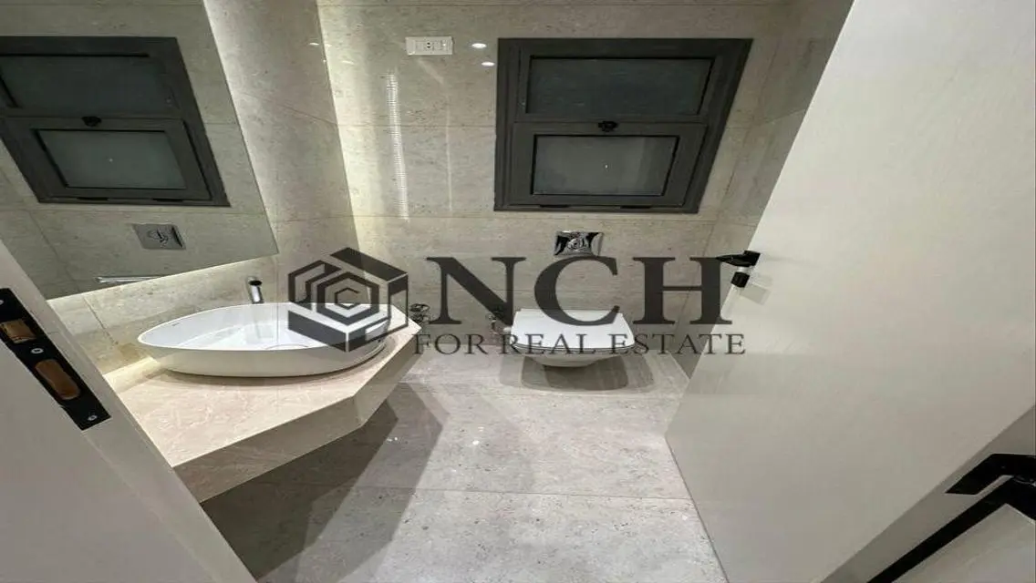 LUXURIOUS APARTMENT 190M 3BED FO RENT IN EASTOWN .