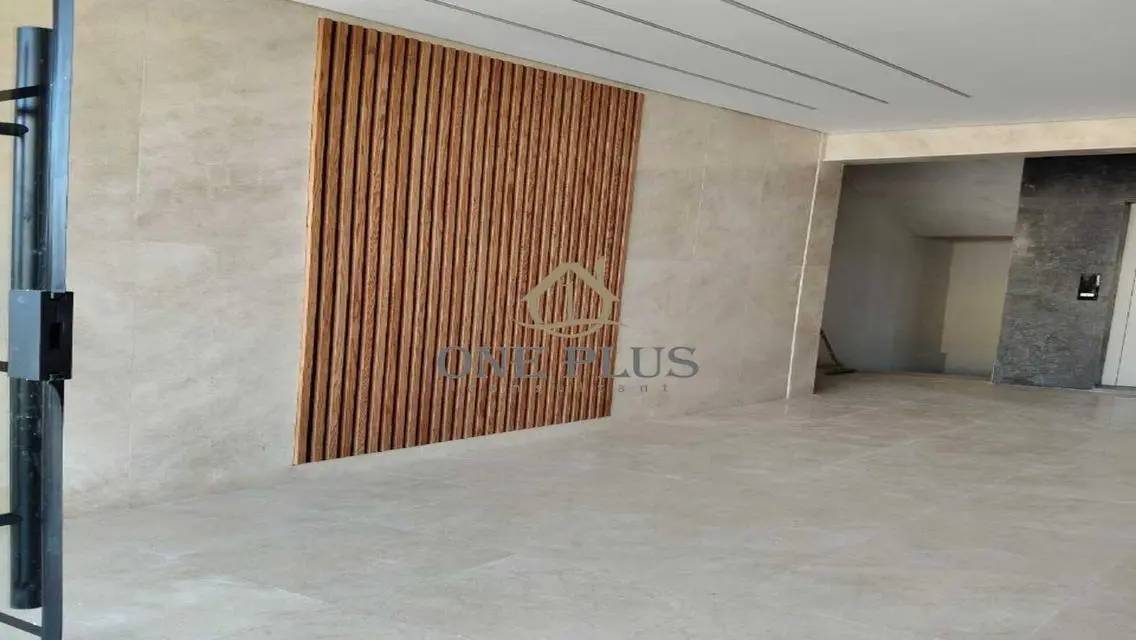 للايجار اول سكن شقة نصف مفروش مودرن بغرب الجولف