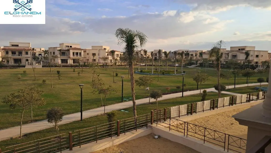 Standalone Villa For Sale 290m With Large Garden