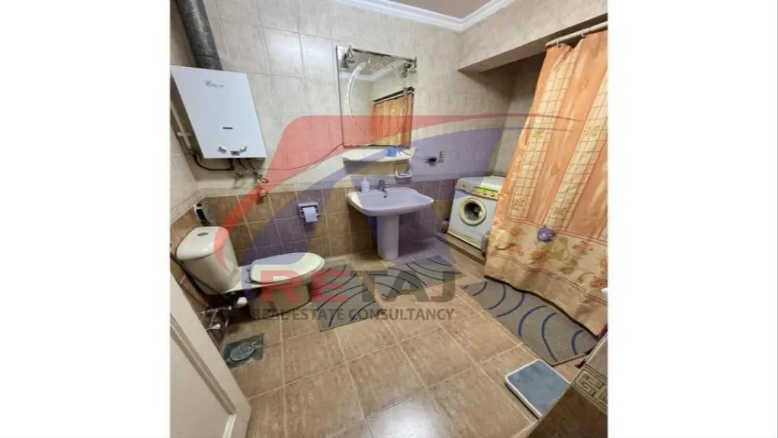 شقة مميزة بمساحة واسعة للبيع