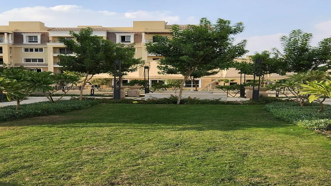 Ground apartment, 310m garden, great price 