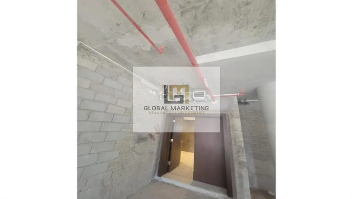 Fully Equipped Office for Rent - 240 sqm in Prime Location