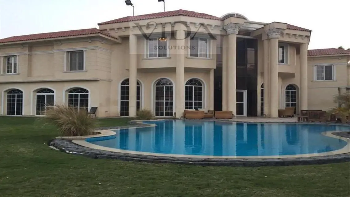 قصر 2000متر مفروش بالكامل للبيع في رويال هيلز