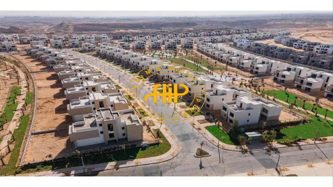 Townhouse Middle For Sale In The Crown 278M