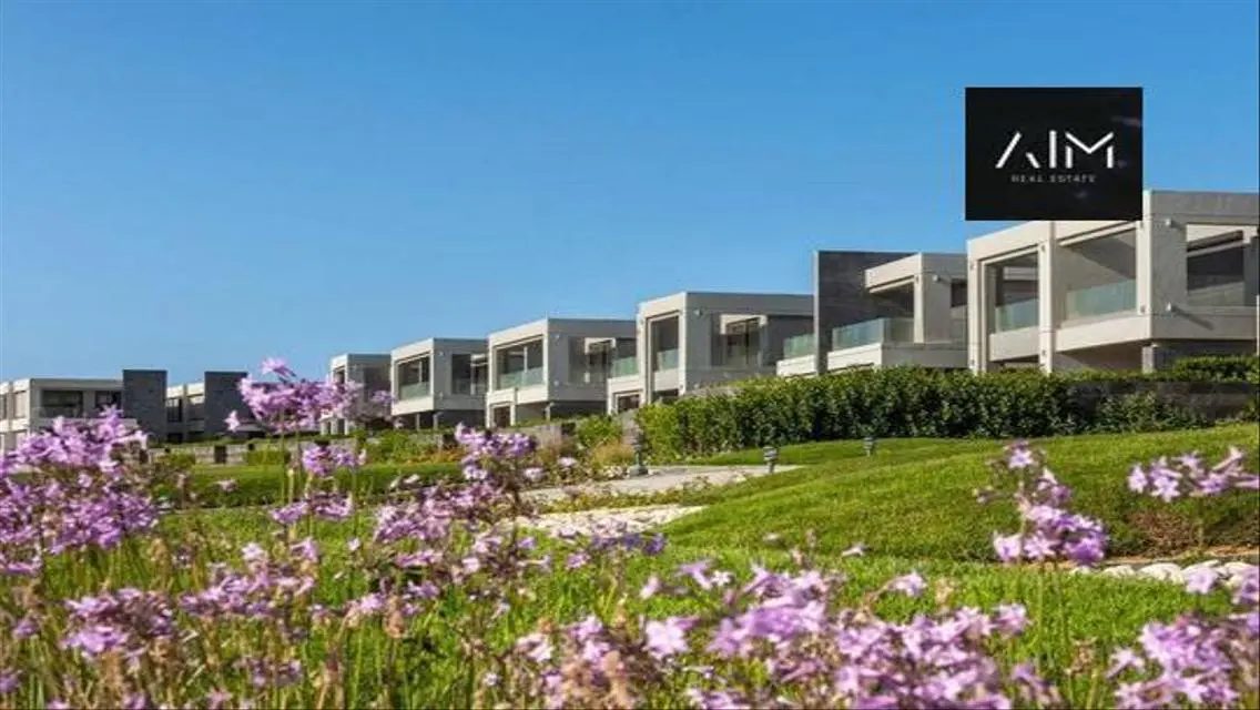 chalet 4 bed in lavista ras elhekma downpayment10%