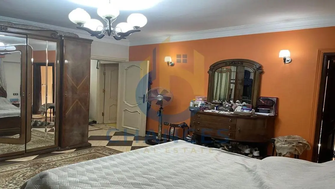 شقة للبيع في ش الخمسين بزهراء المعادي